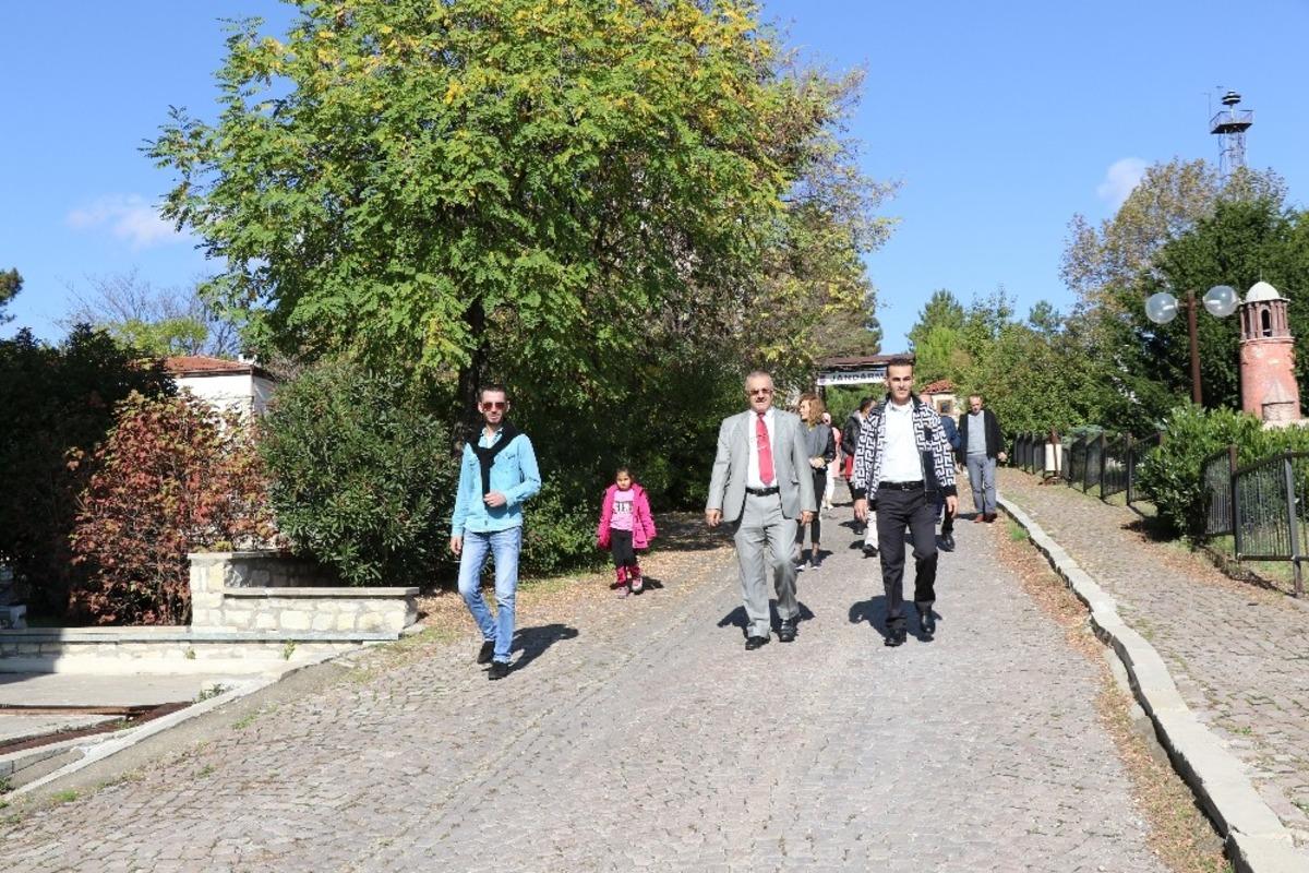 Sınıf arkadaşları 30 yıl sonra buluştu