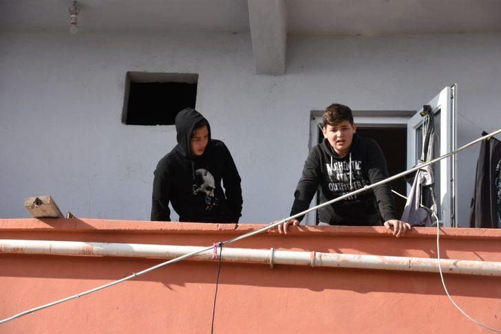 Pencereden girmeye çalışırken düşerek yaralandı G2