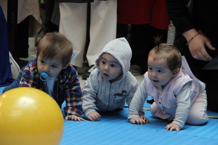 Bebekler yarıştı, anne babalar heyecanlandı G2