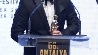 Alican Yücesoy'a 'En İyi Erkek Oyuncu' ödülü