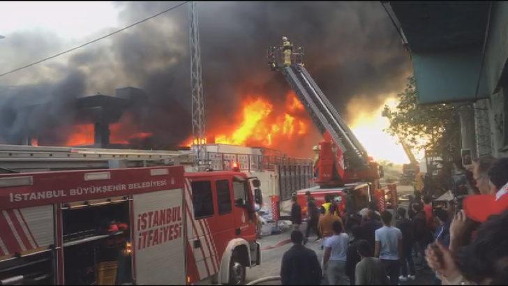 Arnavutköy'de yangın! Kontrol altına alındı G1