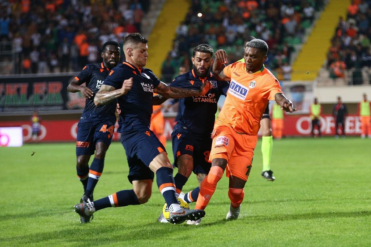 Alanyaspor 0 - 0 Başakşehir