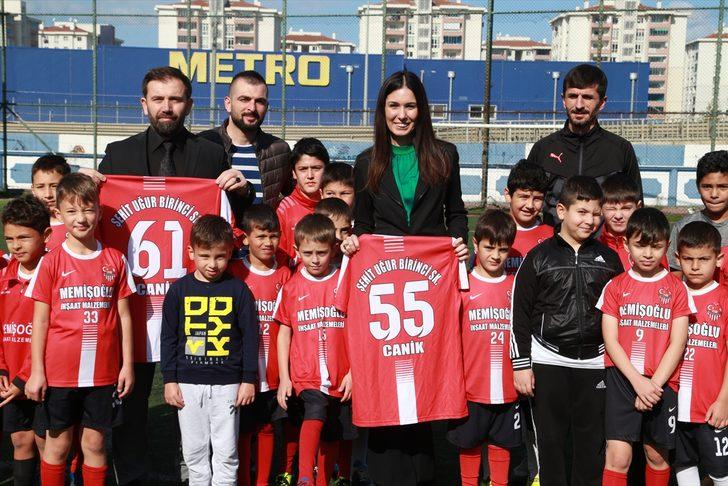 - DÜZELTME 
"AK Parti Genel Başkan Yardımcısı Çiğdem Karaaslan: 'Sıfır Atık, en büyük çevre projesi'" başlıklı haberimizdeki "3 pilot il seçildi" ibaresi, "2 pilot ilçe seçildi" şeklinde düzeltilmiştir. 
Haberimizi düzelterek yeniden yayımlıyoruz.
Saygı G2