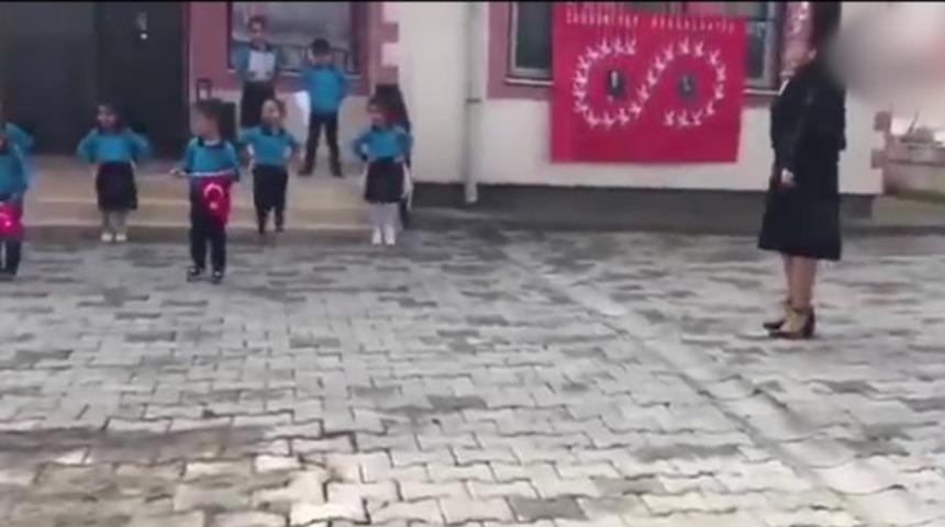 Bakan Selçuk'tan Seçil öğretmene destek telefonu