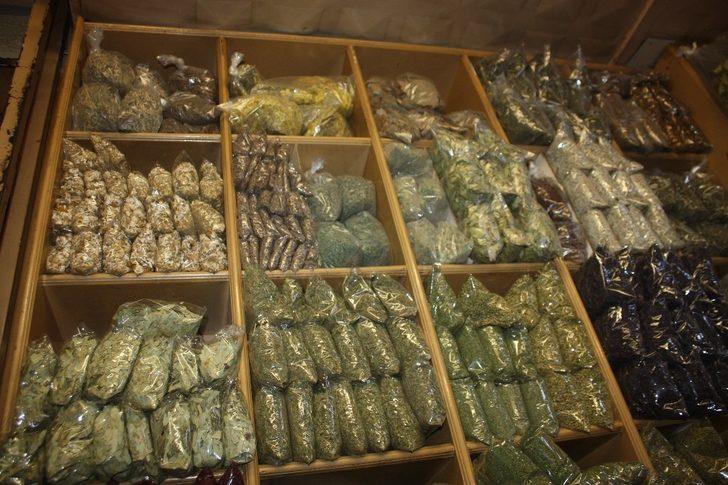 Soğuk havalar yüzünü gösterdi, vatandaşlar aktarlara koştu G5