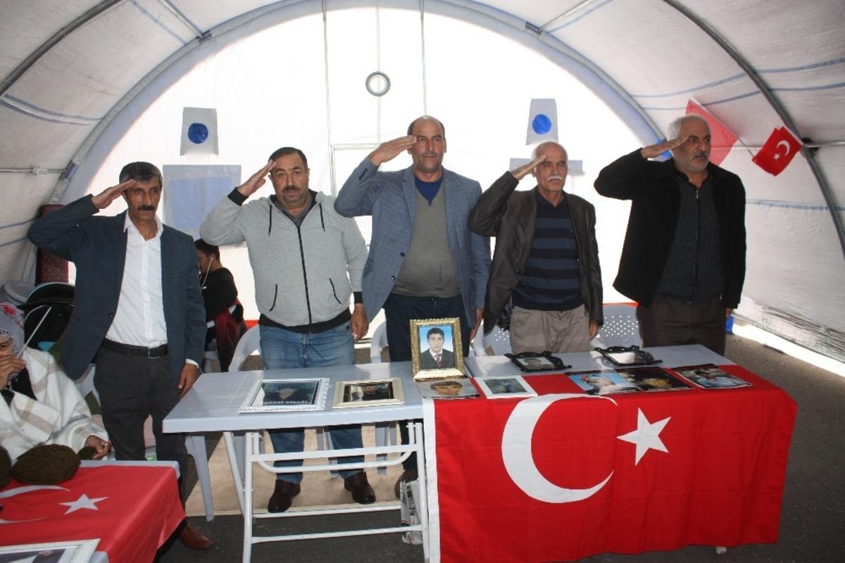 HDP &ouml;n&uuml;ndeki ailelerin evlat n&ouml;beti 62&rsquo;nci g&uuml;n&uuml;nde