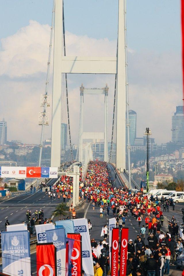 Vodafone İstanbul Maratonu 41’inci kez koşuldu