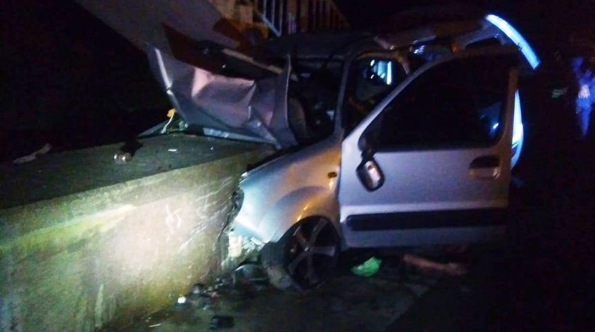 &Uuml;st ge&ccedil;it ayağına &ccedil;arpan hafif ticari aracın s&uuml;r&uuml;c&uuml;s&uuml; &ouml;ld&uuml;