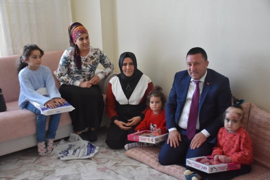 Beyoğlu&rsquo;ndan kelebek hastası minik kardeşlere anlamlı destek