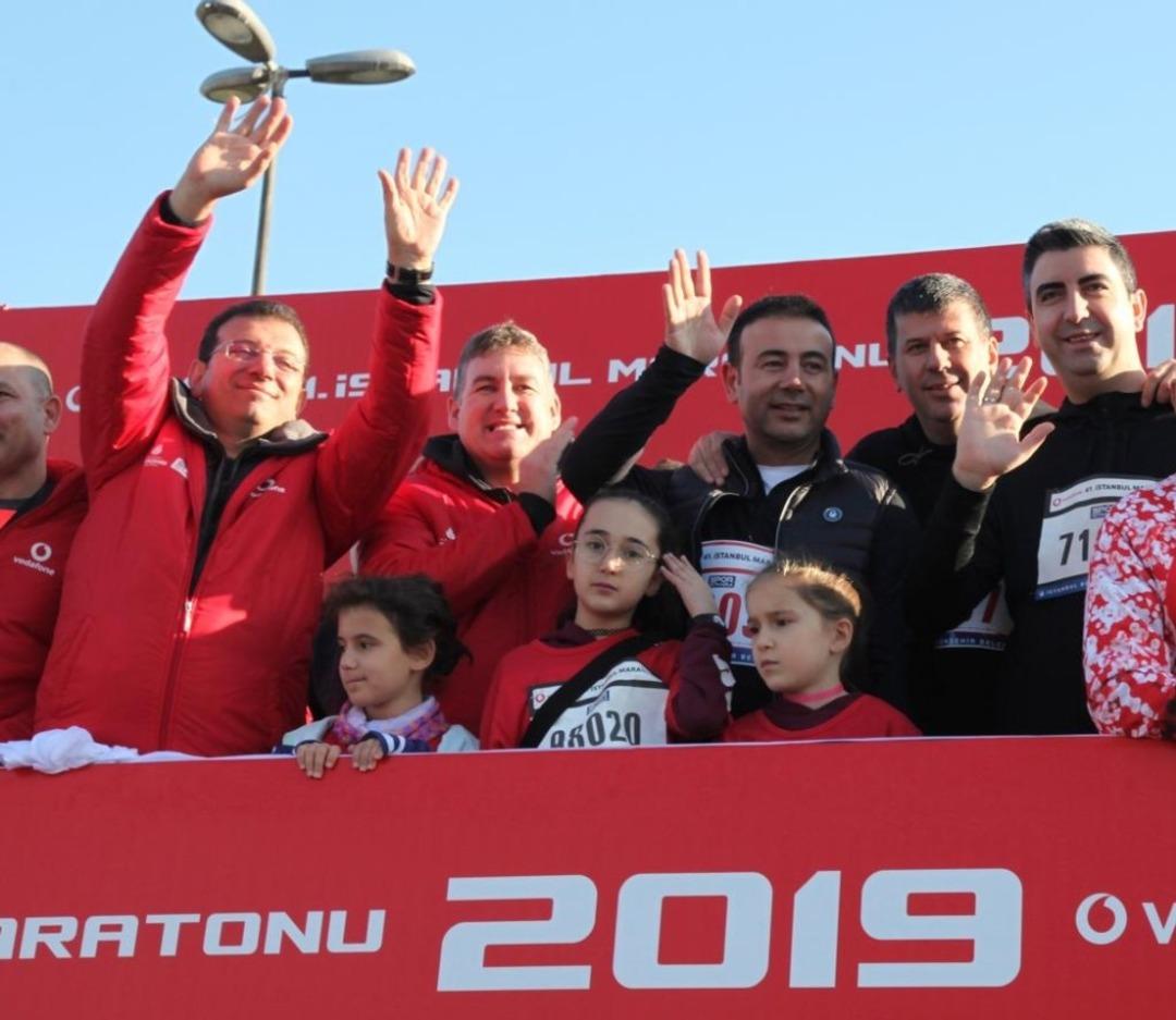 Vodafone 41. İstanbul Maratonu&rsquo;na Beşiktaş Belediye Başkanı Akpolat da katıldı