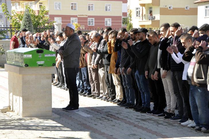 Öldürdüğü oğlunun cenazesine katılmak istedi G3