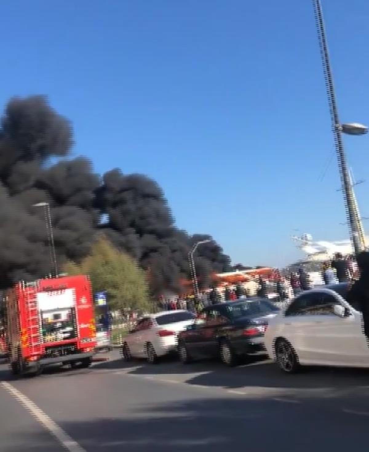 Bebek Sahili'nde panik anları! Teknede yangın &ccedil;ıktı