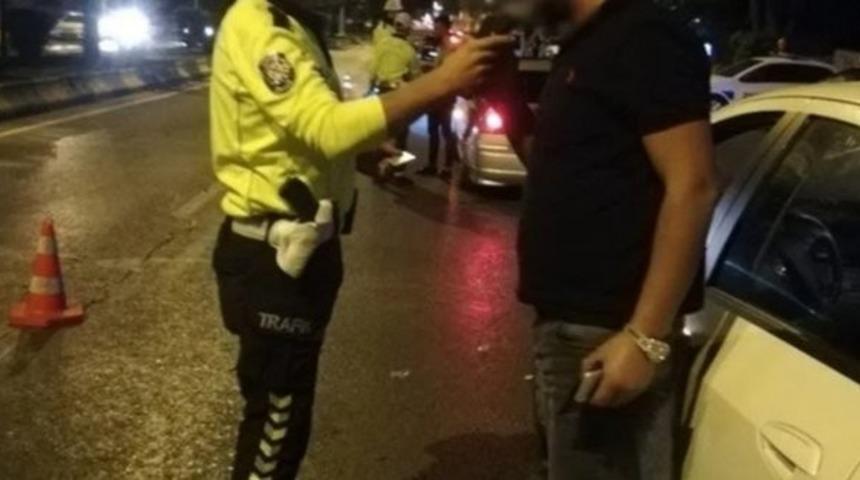 Gaziantep&rsquo;te alkoll&uuml; s&uuml;r&uuml;c&uuml; denetimleri