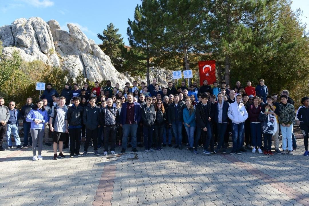 Olimpiyatlar i&ccedil;in &Ccedil;orum&rsquo;a gelen sporcular Hattuşa&rsquo;yı gezdi