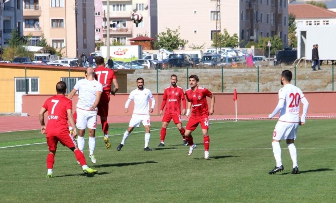 Erzincanspor kendi evinde 3 puanın sahibi oldu