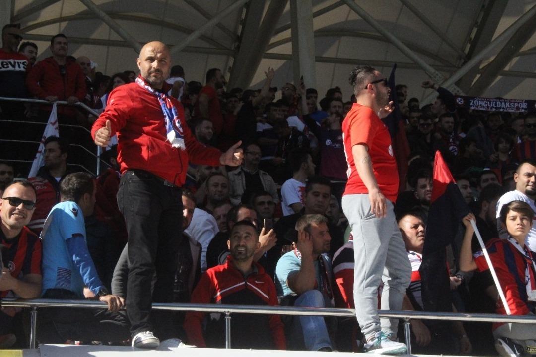 10 bin taraftar Zonguldak K&ouml;m&uuml;rspor&rsquo;a destek verdi