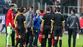 Kasımpaşa - Yeni Malatyaspor maçı sonrası Veysel ile Jahovic kavga etti