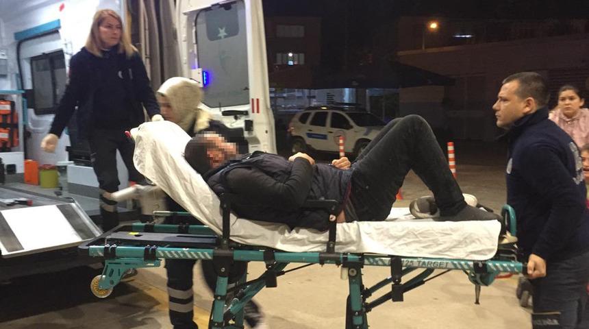 2 aylık eşiyle tartıştı, sokağa çıkarak kendisini bıçakladı