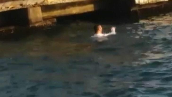 Beşiktaş'ta durağa dalan otobüsün şoförü denizden böyle çıkarıldı G1