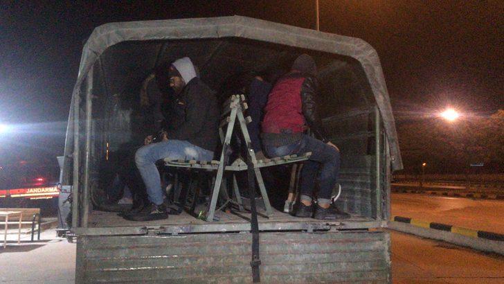 Yunanistan 252 kaçak göçmeni Türkiye'ye zorla gönderdi iddiası G5