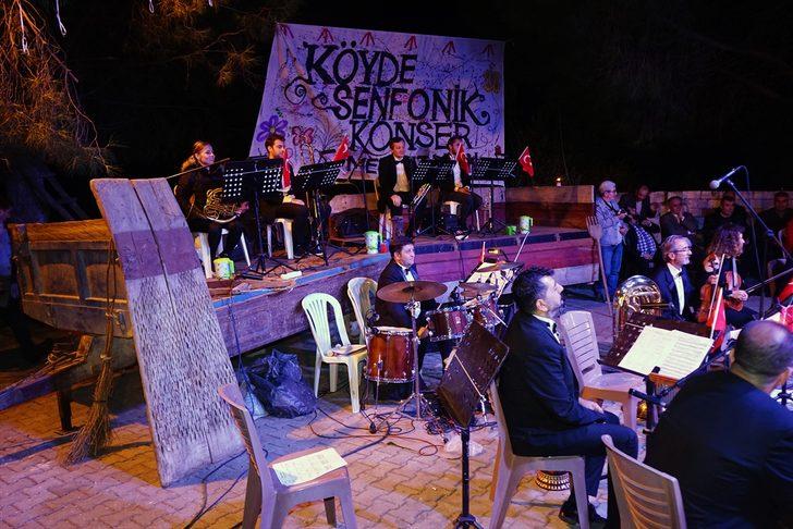 Traktör römorkunda 'senfonik konser' G4