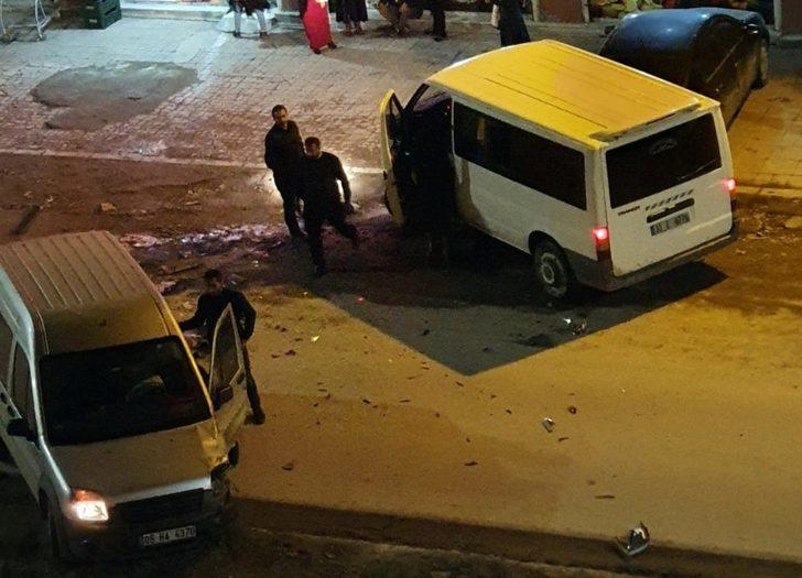 Yüksekova’da maddi hasarlı trafik kazası G1