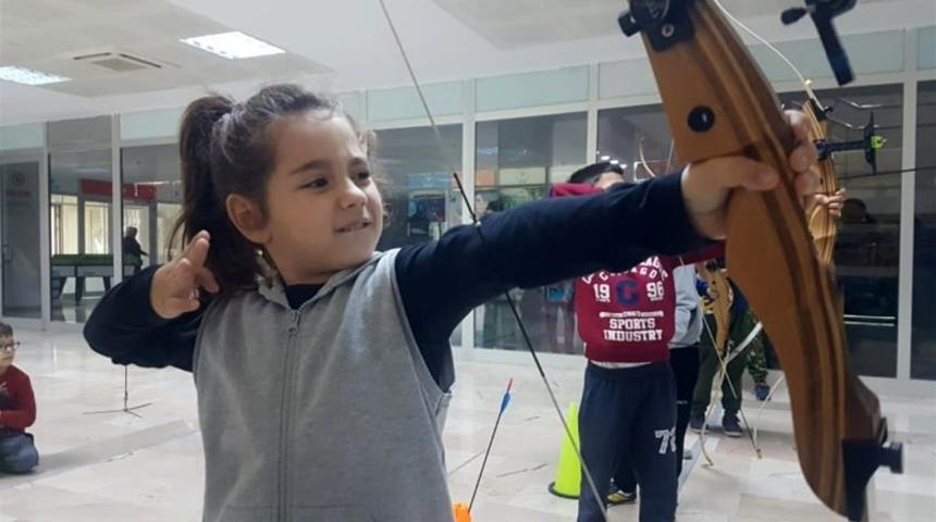İlk kez ok atmanın heyecanını yaşadılar