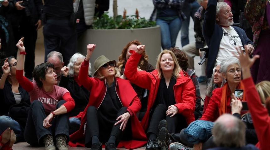 Jane Fonda, yine gözaltına alındı