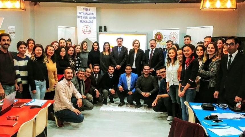 Kaymakam Meral U&ccedil;ar Arpa&rsquo;dan Tuşba Milli Eğitim M&uuml;d&uuml;rl&uuml;ğ&uuml;ne ziyaret