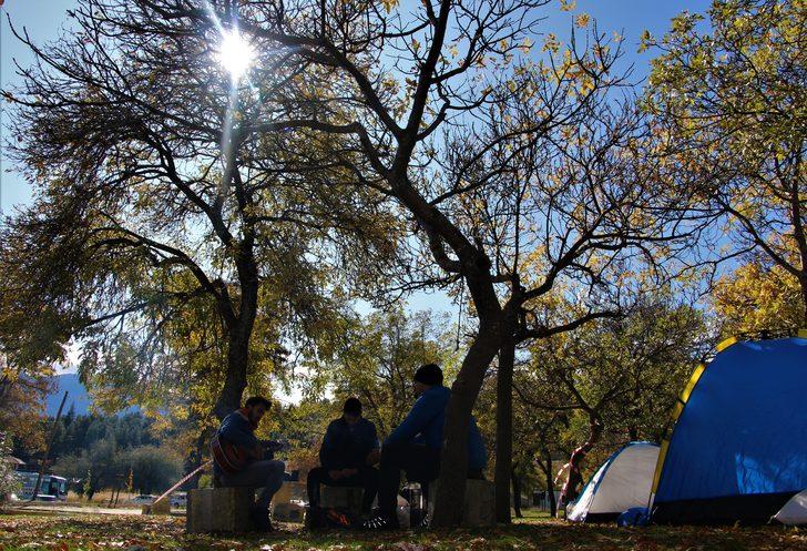 Sonbaharda kamp yapmak isteyenlerin yeni gözdesi: Hazar Gölü G4