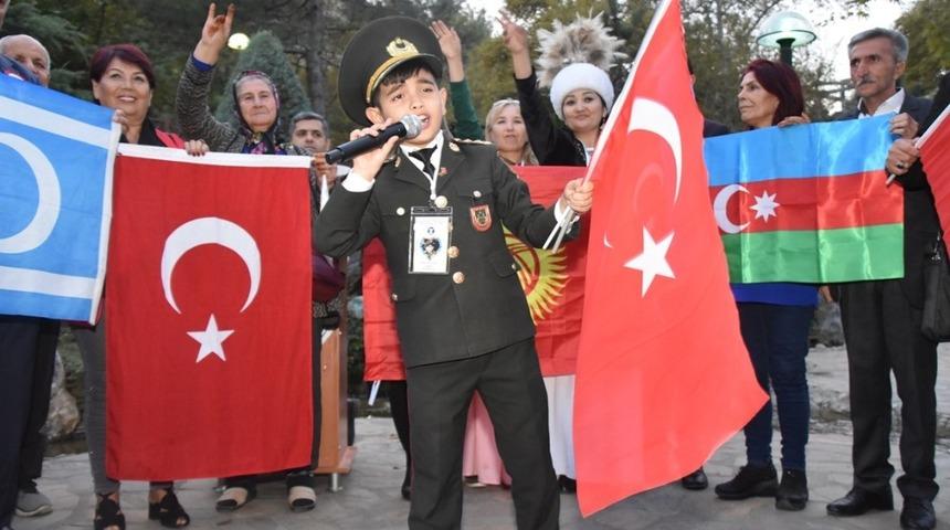 T&uuml;rk D&uuml;nyası Karaisalı&rsquo;da buluştu