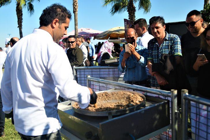 Narenciye Festivali'nde aşçılık bölümü öğrencilerinden 33 metrelik tantuni G1