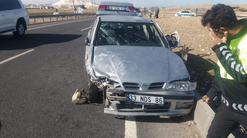 Şanlıurfa&rsquo;da otomobiller &ccedil;arpıştı: 6 yaralı