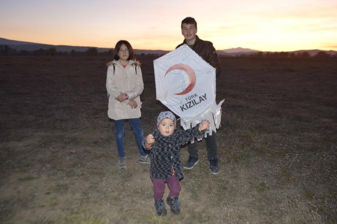 G&ouml;ky&uuml;z&uuml; u&ccedil;urtmalar ile renklendi