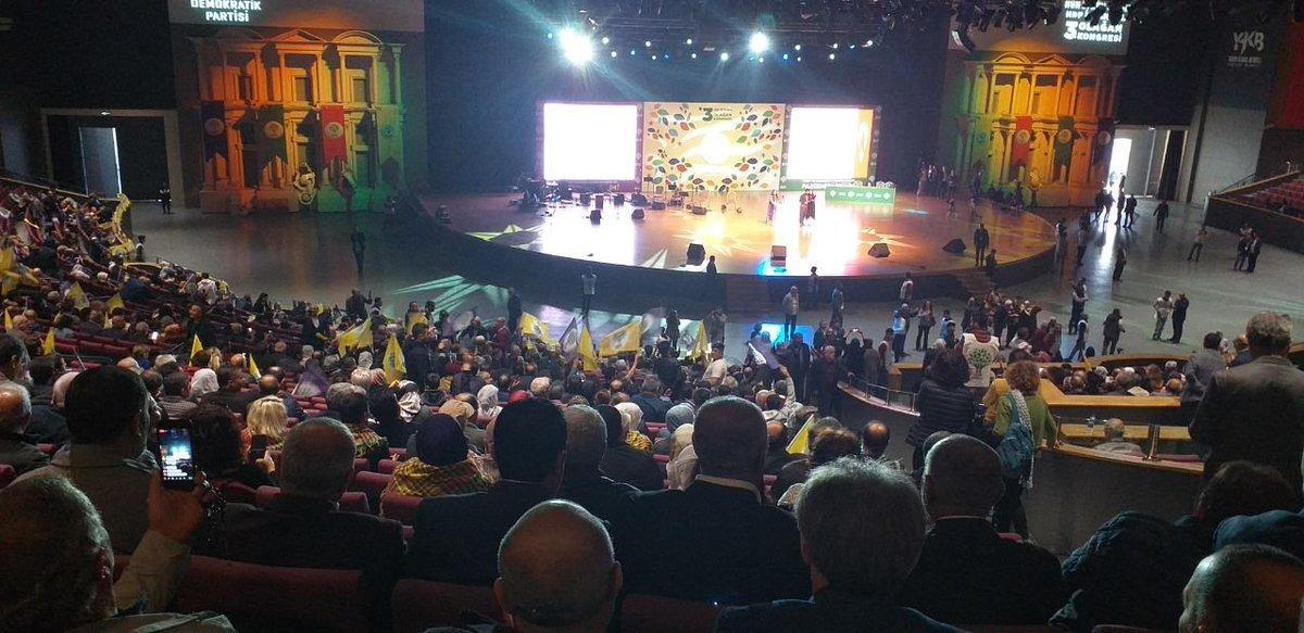 HDP'nin İstanbul Kongresi'nde tepki &ccedil;eken g&ouml;r&uuml;nt&uuml;ler