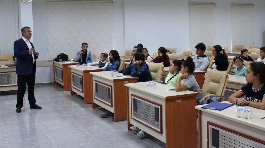 İl &Ccedil;ocuk Hakları Komitesi &ouml;ğrencilerine farkındalık eğitimi