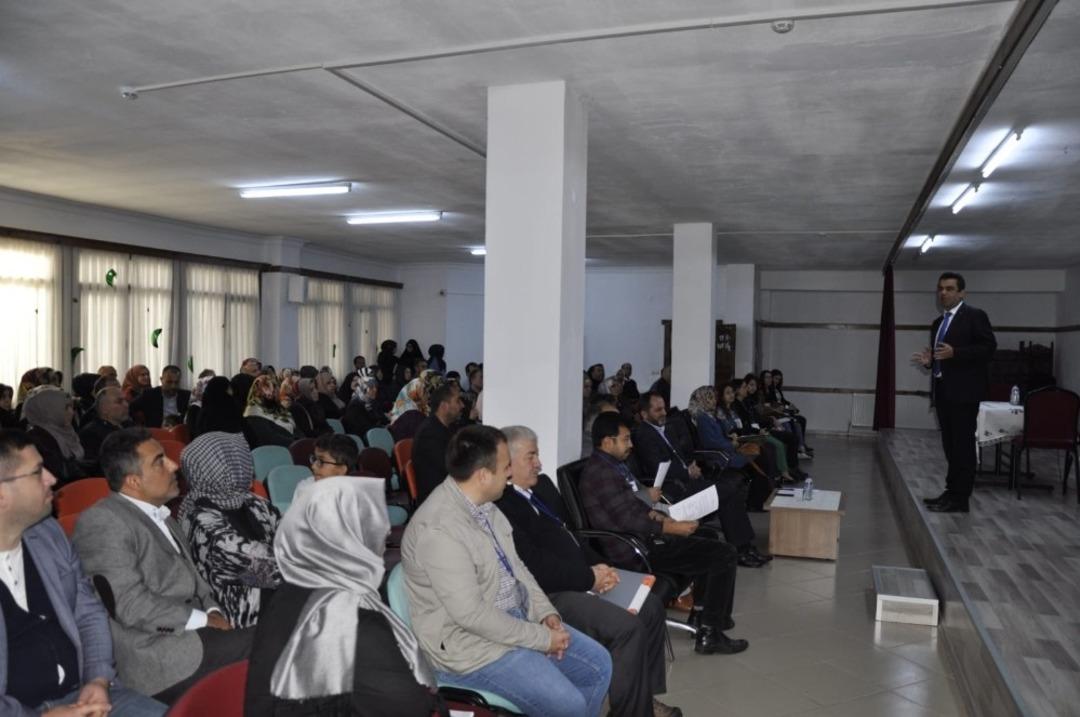Safranbolu&rsquo;da "Başarıda Anne-Baba Rolleri" semineri