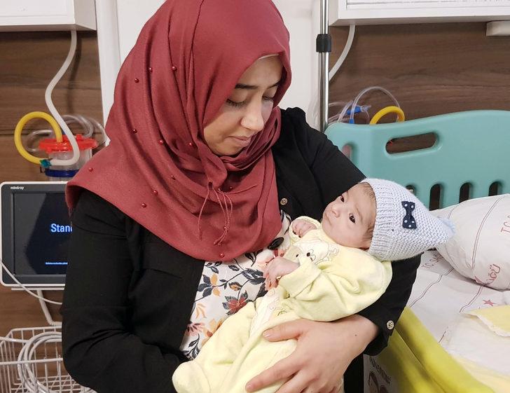 Iraklı bebek, ambulans uçakla getirildiği İstanbul’da şifa buldu G3