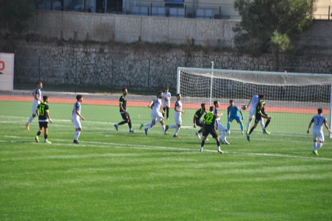 Manavgat Belediyespor namağlup liderliğini koruyor