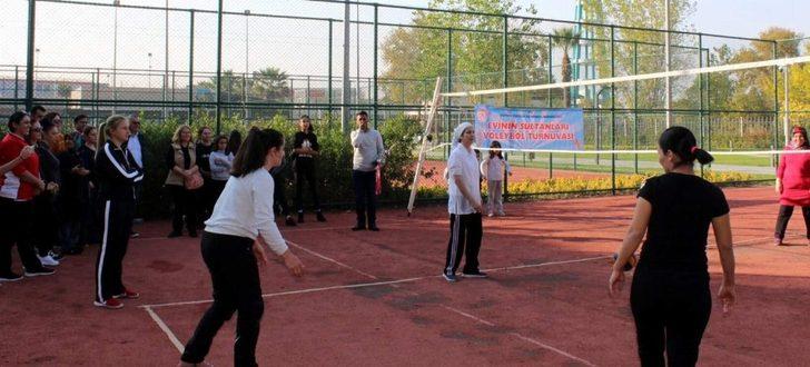 Ev kadınları ve çalışan kadınlar voleybol turnuvasında buluştu G2
