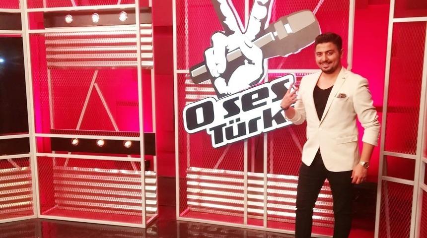 Manisalı m&uuml;zik &ouml;ğretmeninden muhteşem performans