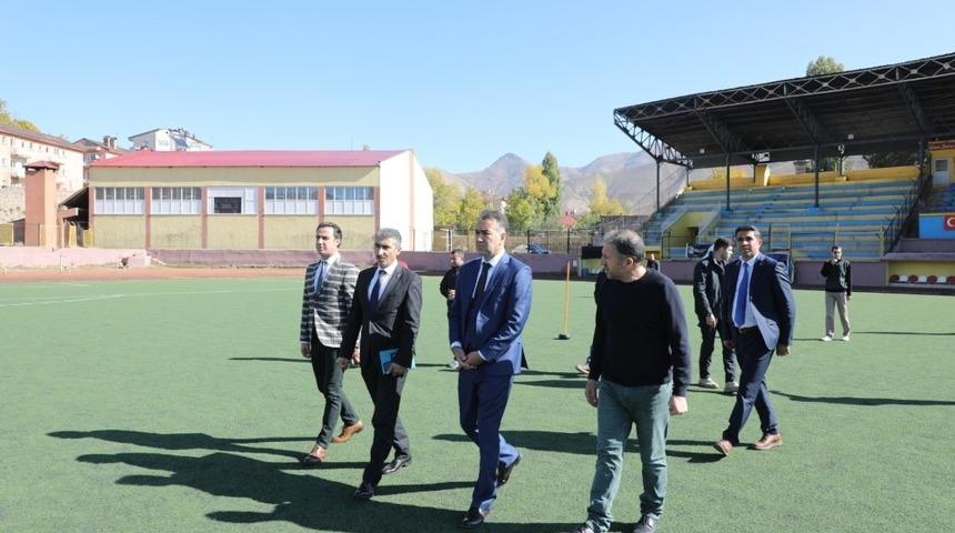 Vali &Ccedil;ağatay, spor tesislerini gezdi