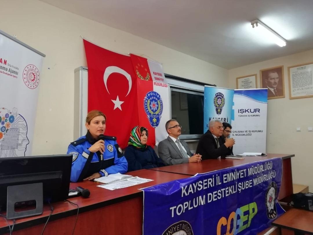 TDP tarafından hazırlanan &lsquo;Geleceğe Atılan İmzalar&rsquo; projesi ile 400 meslek lisesi &ouml;ğrencisine kariyer planlaması anlatıldı