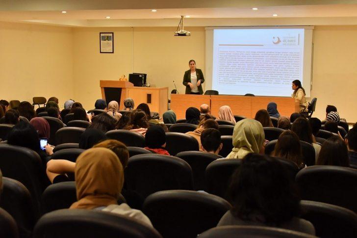 SAÜ’de Göçmen ve Sığınmacılara sunulan sosyal hizmetler konuşuldu G3