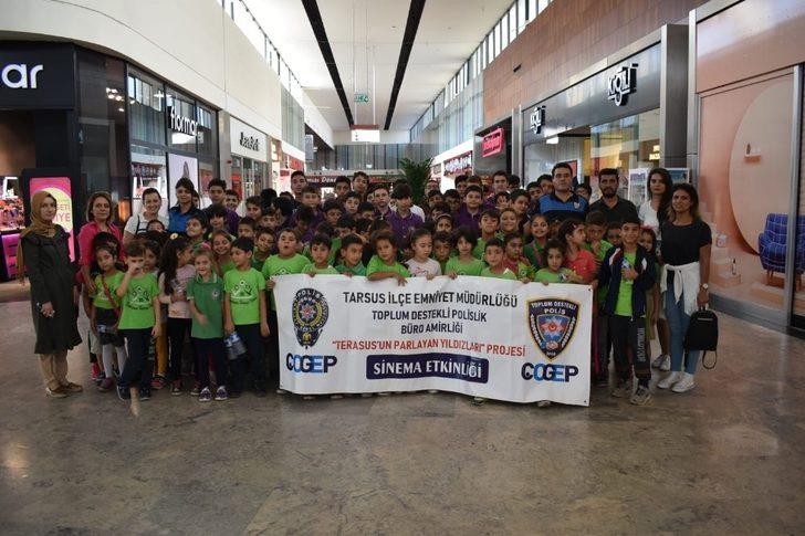 Tarsus’ta polis 530 öğrenciyi sinemaya götürdü G3
