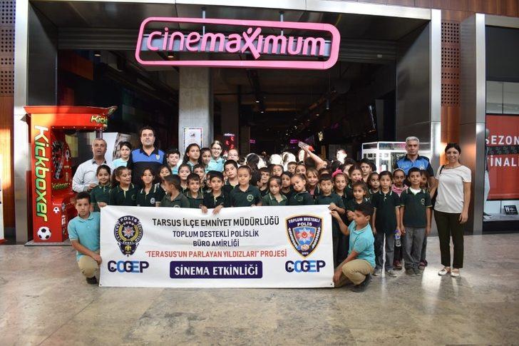 Tarsus’ta polis 530 öğrenciyi sinemaya götürdü G5