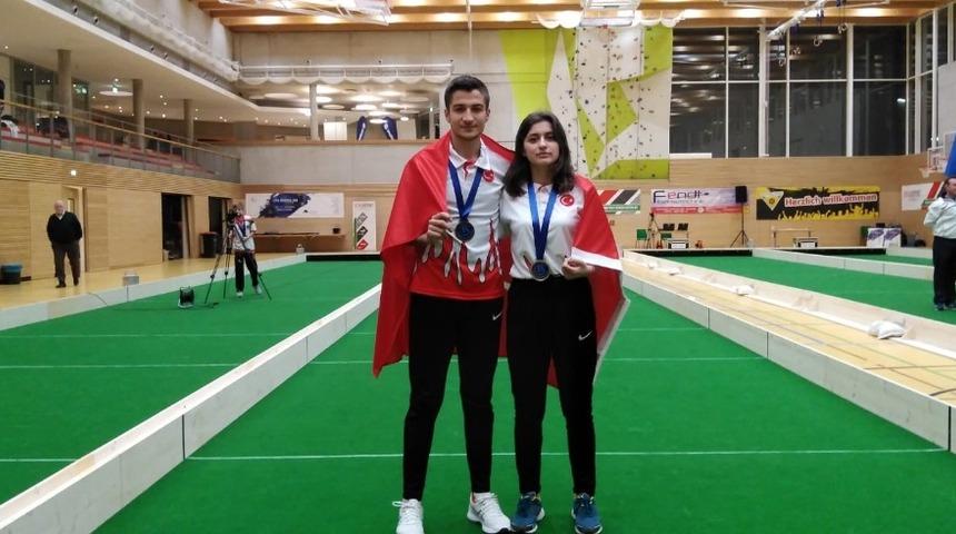 İlk defa katıldığı Raffa Şampiyonası&rsquo;nda g&uuml;m&uuml;ş madalya aldı