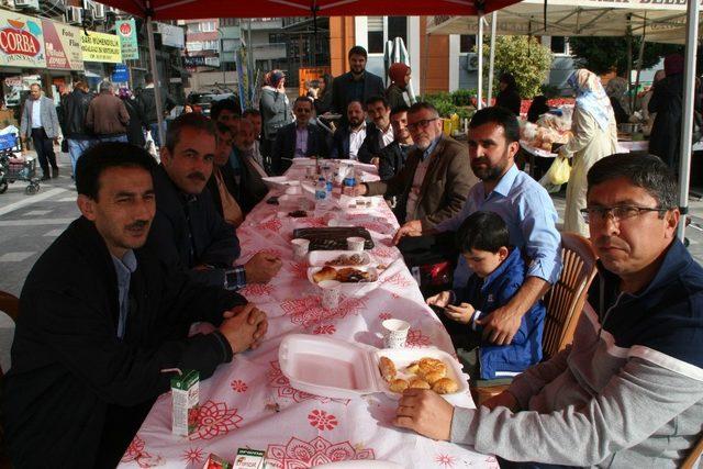 Devrek Kız Anadolu İmam Hatip Lisesi’nden kermes