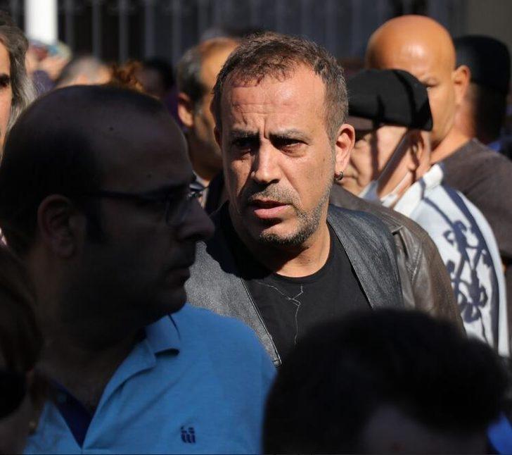 Haluk Levent, annesini son yolculuğuna uğurladı G4
