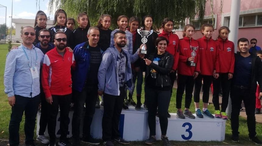 Van Büyükşehir Belediyesi atletizm dalında finallerde